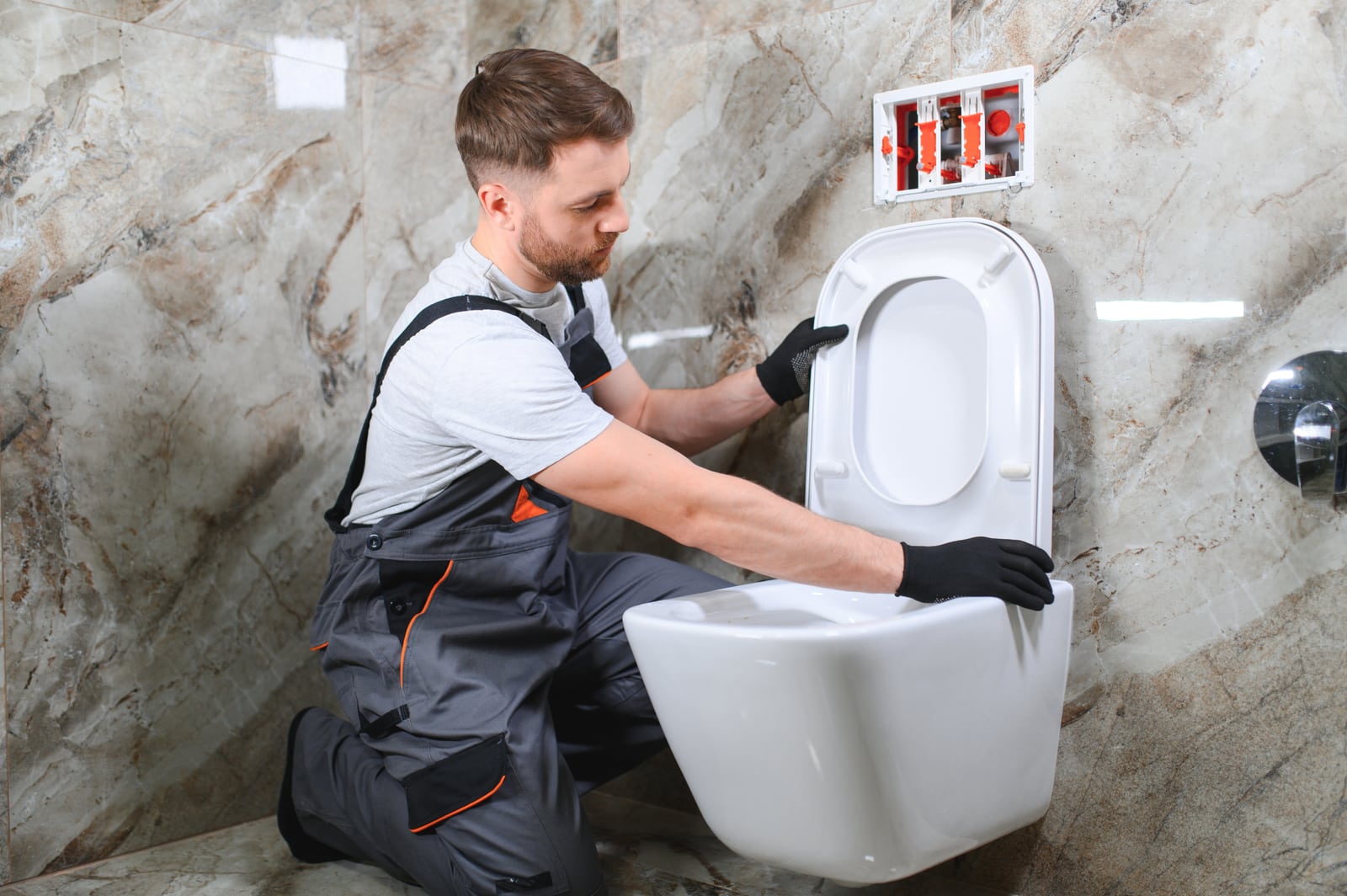 Sinks & toilets in a residential setting
